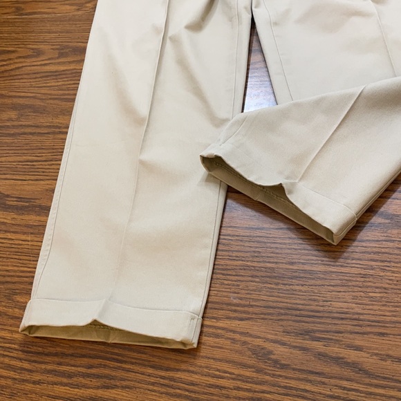 Jos. A. Bank Khaki Pleated Cuffed Pants 36W x 30L - Picture 4 of 6